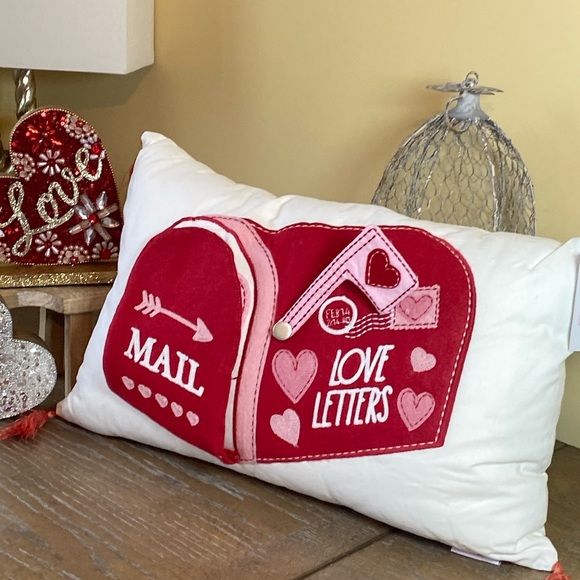 NEW! Shabby Chic Farmhouse Vintage Inspired Valentine Mailbox Accent Pillow - Picture 7 of 11